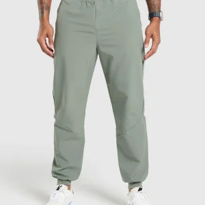 Clearance Gymshark Ease Woven Joggers UnitGreen